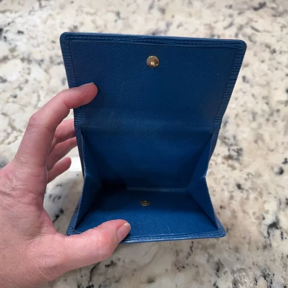 Louis Vuitton EUC Epi Leather Blue Dual-sided Wallet - Picture 5 of 10